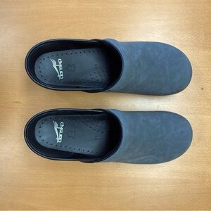 Dansko professional clogs, grey nubuck. Size 41. New without tags. Never worn.